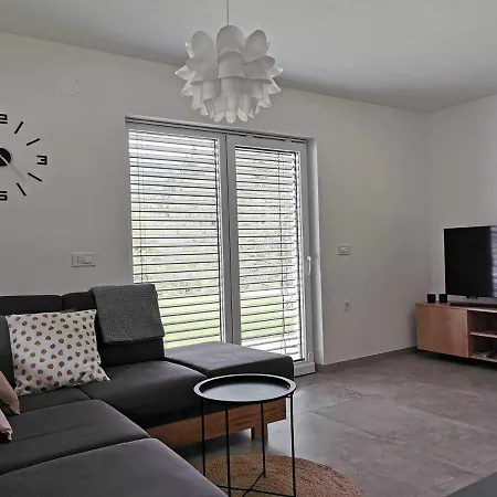 Vakantiehuis Brand New House Luna *