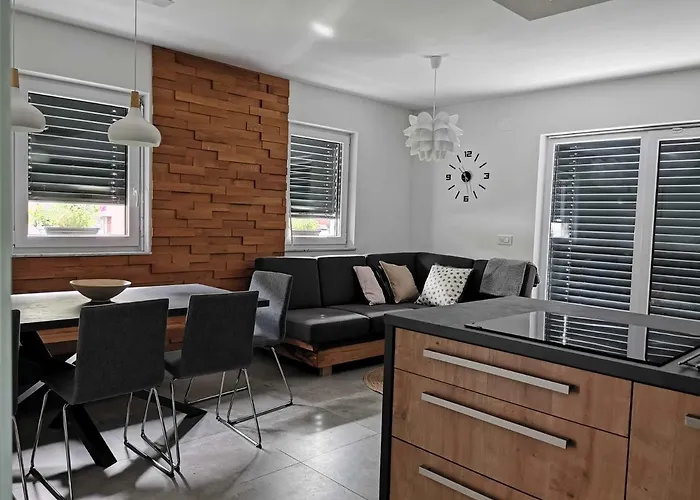 別荘 Brand New House Luna